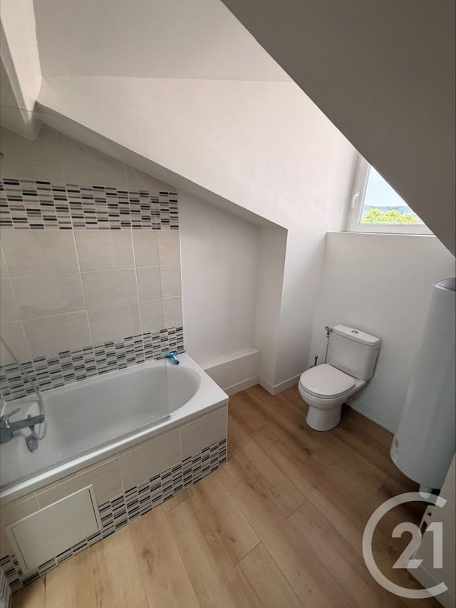 Appartement F3 à louer - 3 pièces - 40.55 m2 - CLERMONT FERRAND - 63 - AUVERGNE - Century 21 Stéphane Roume Immobilier