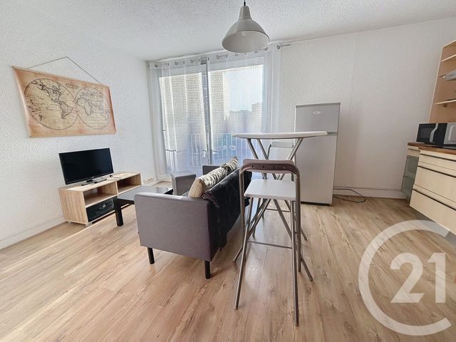 Appartement F1 à louer - 1 pièce - 32.43 m2 - CLERMONT FERRAND - 63 - AUVERGNE - Century 21 Stéphane Roume Immobilier