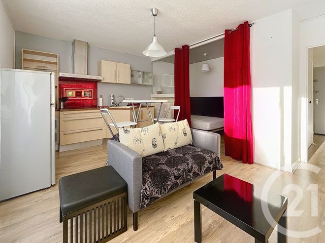 Appartement F1 à louer - 1 pièce - 32.43 m2 - CLERMONT FERRAND - 63 - AUVERGNE - Century 21 Stéphane Roume Immobilier