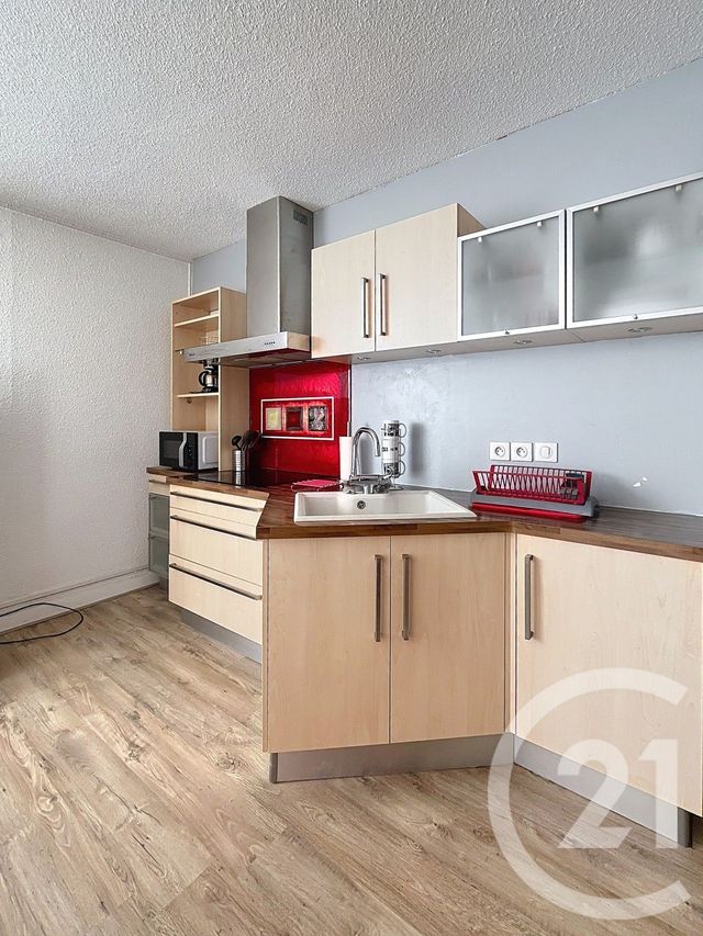 Appartement F1 à louer - 1 pièce - 32.43 m2 - CLERMONT FERRAND - 63 - AUVERGNE - Century 21 Stéphane Roume Immobilier