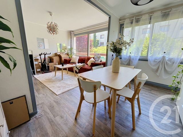 Appartement F3 bis à louer - 3 pièces - 67.74 m2 - CLERMONT FERRAND - 63 - AUVERGNE - Century 21 Stéphane Roume Immobilier
