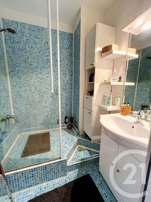 Appartement F3 bis à louer - 3 pièces - 67.74 m2 - CLERMONT FERRAND - 63 - AUVERGNE - Century 21 Stéphane Roume Immobilier