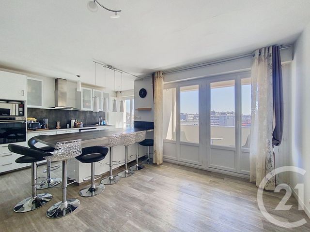Appartement F3 à louer - 3 pièces - 67.74 m2 - CLERMONT FERRAND - 63 - AUVERGNE - Century 21 Stéphane Roume Immobilier