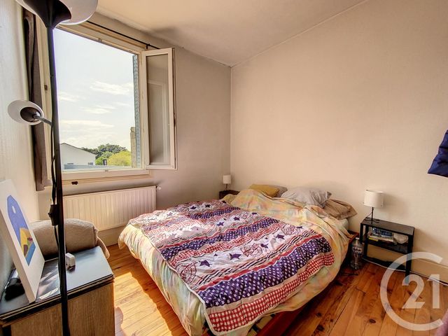 Appartement F3 à louer - 4 pièces - 60.3 m2 - CLERMONT FERRAND - 63 - AUVERGNE - Century 21 Stéphane Roume Immobilier