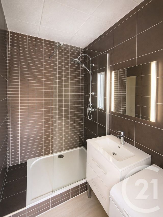 Appartement F3 à louer - 3 pièces - 72.54 m2 - CLERMONT FERRAND - 63 - AUVERGNE - Century 21 Stéphane Roume Immobilier