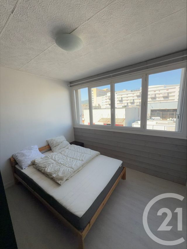 Appartement F3 à louer - 3 pièces - 72.54 m2 - CLERMONT FERRAND - 63 - AUVERGNE - Century 21 Stéphane Roume Immobilier