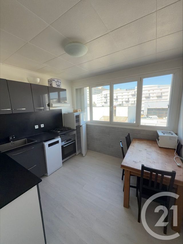 Appartement F3 à louer - 3 pièces - 72.54 m2 - CLERMONT FERRAND - 63 - AUVERGNE - Century 21 Stéphane Roume Immobilier