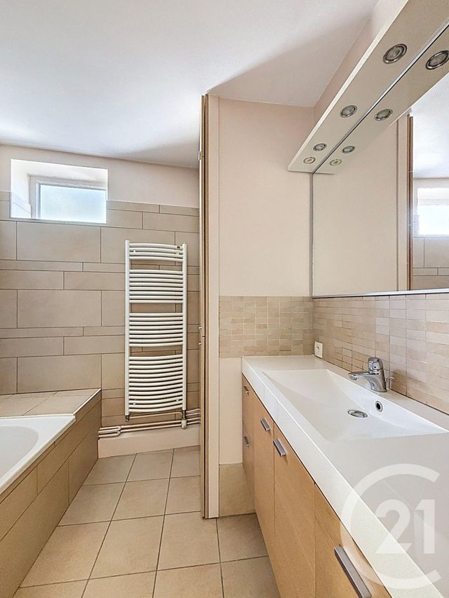 Appartement F6 à vendre - 6 pièces - 111.09 m2 - CLERMONT FERRAND - 63 - AUVERGNE - Century 21 Stéphane Roume Immobilier
