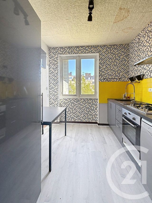 Appartement F3 bis à vendre - 4 pièces - 67.46 m2 - CLERMONT FERRAND - 63 - AUVERGNE - Century 21 Stéphane Roume Immobilier