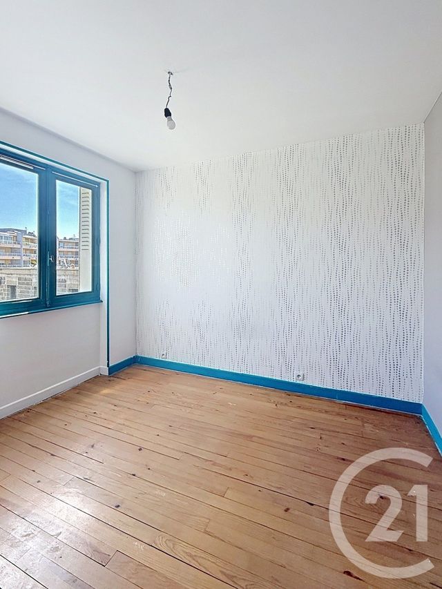 Appartement F3 bis à vendre - 4 pièces - 67.46 m2 - CLERMONT FERRAND - 63 - AUVERGNE - Century 21 Stéphane Roume Immobilier