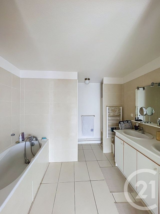 Appartement F5 à vendre - 5 pièces - 129.08 m2 - CLERMONT FERRAND - 63 - AUVERGNE - Century 21 Stéphane Roume Immobilier