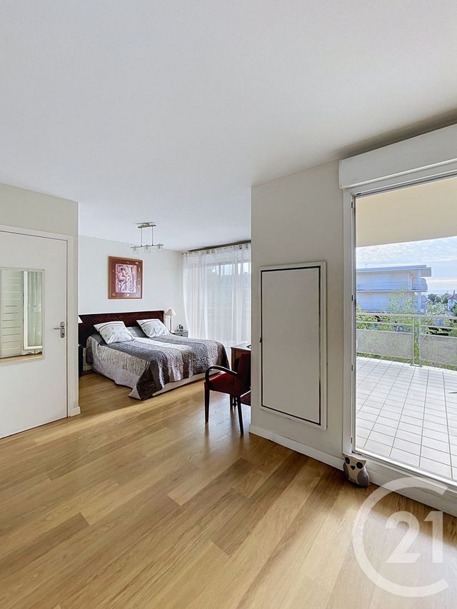 Appartement F5 à vendre - 5 pièces - 129.08 m2 - CLERMONT FERRAND - 63 - AUVERGNE - Century 21 Stéphane Roume Immobilier