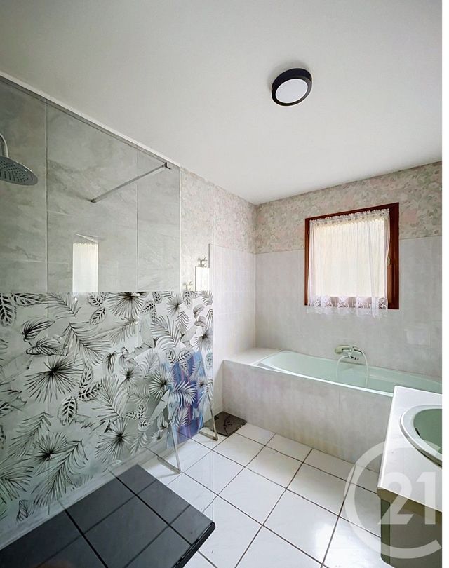 maison à vendre - 8 pièces - 218.94 m2 - AUBIERE - 63 - AUVERGNE - Century 21 Stéphane Roume Immobilier