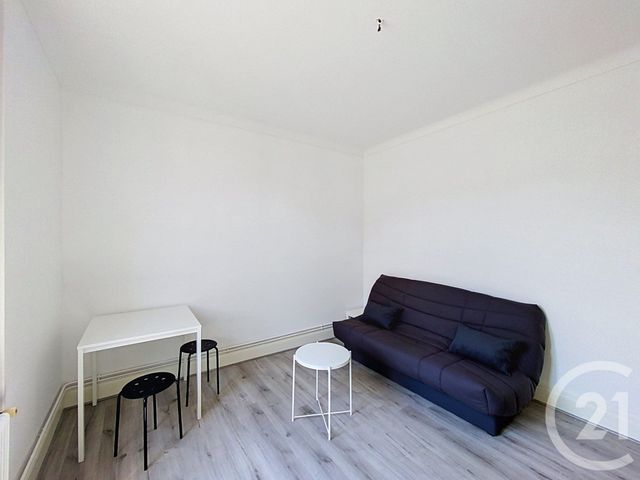 Appartement F1 bis à louer - 2 pièces - 27.87 m2 - CLERMONT FERRAND - 63 - AUVERGNE - Century 21 Stéphane Roume Immobilier