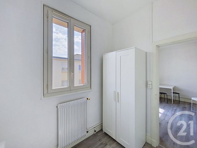 Appartement F1 bis à louer - 2 pièces - 27.87 m2 - CLERMONT FERRAND - 63 - AUVERGNE - Century 21 Stéphane Roume Immobilier