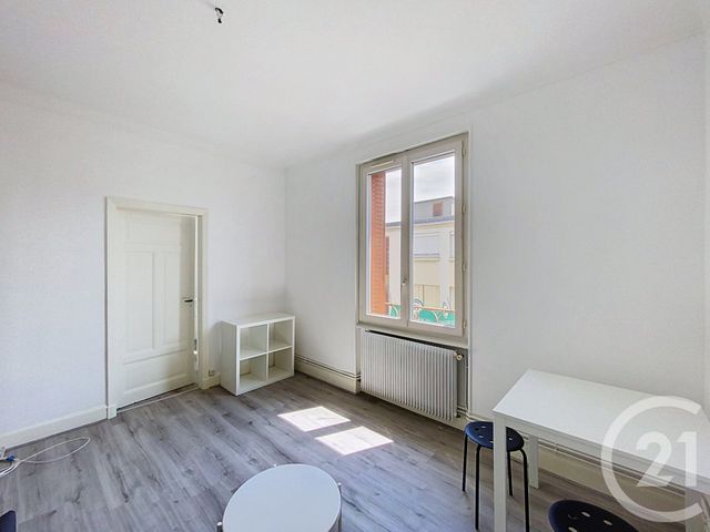 Appartement F1 bis à louer - 2 pièces - 27.87 m2 - CLERMONT FERRAND - 63 - AUVERGNE - Century 21 Stéphane Roume Immobilier