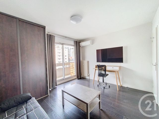 Appartement F1 à louer - 1 pièce - 24.24 m2 - CLERMONT FERRAND - 63 - AUVERGNE - Century 21 Stéphane Roume Immobilier