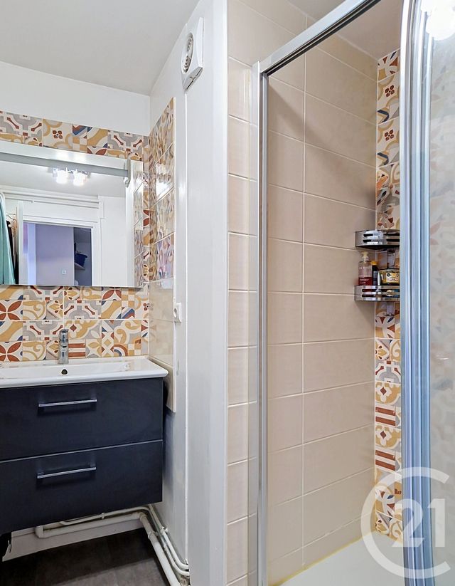Appartement F2 à vendre - 2 pièces - 53.68 m2 - CHAMALIERES - 63 - AUVERGNE - Century 21 Stéphane Roume Immobilier
