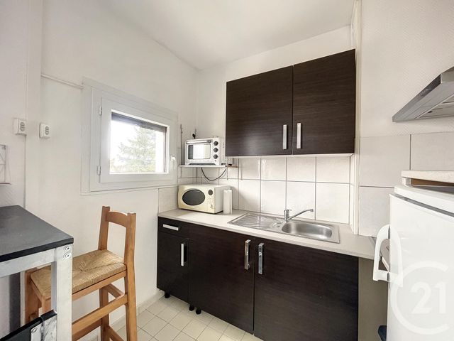 Appartement F1 à louer - 1 pièce - 24.4 m2 - CLERMONT FERRAND - 63 - AUVERGNE - Century 21 Stéphane Roume Immobilier