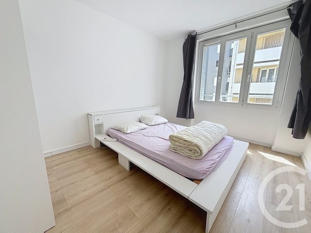 Appartement F2 à louer - 2 pièces - 43.99 m2 - CLERMONT FERRAND - 63 - AUVERGNE - Century 21 Stéphane Roume Immobilier