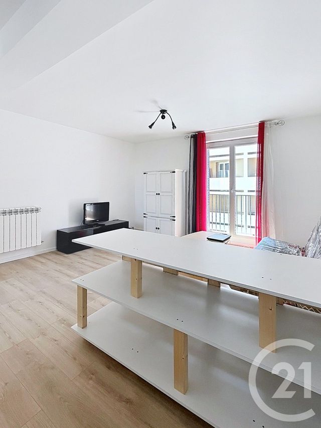 Appartement F2 à louer - 2 pièces - 43.99 m2 - CLERMONT FERRAND - 63 - AUVERGNE - Century 21 Stéphane Roume Immobilier