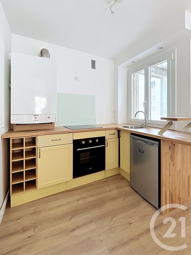 Appartement F2 à louer - 2 pièces - 43.99 m2 - CLERMONT FERRAND - 63 - AUVERGNE - Century 21 Stéphane Roume Immobilier