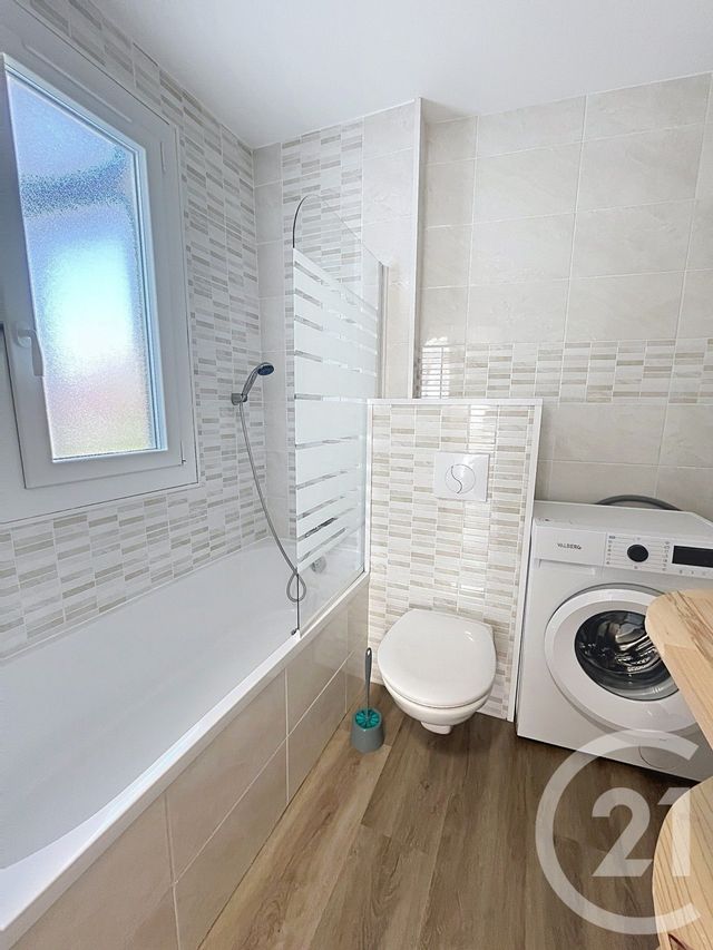 Appartement F2 à louer - 2 pièces - 43.99 m2 - CLERMONT FERRAND - 63 - AUVERGNE - Century 21 Stéphane Roume Immobilier
