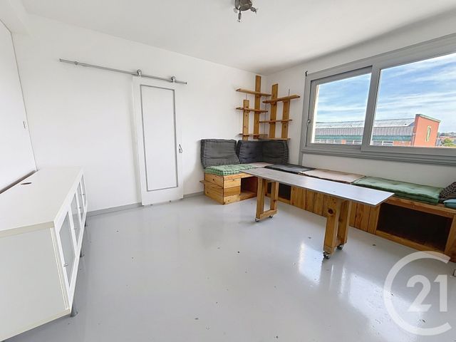 Appartement F2 à louer - 2 pièces - 43.04 m2 - CLERMONT FERRAND - 63 - AUVERGNE - Century 21 Stéphane Roume Immobilier