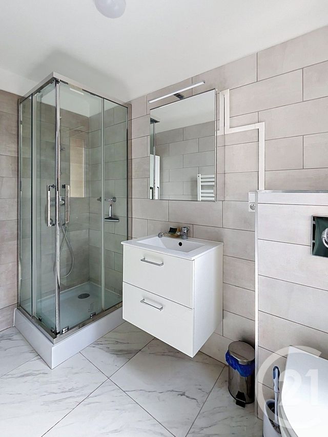 maison à louer - 6 pièces - 165.72 m2 - CLERMONT FERRAND - 63 - AUVERGNE - Century 21 Stéphane Roume Immobilier