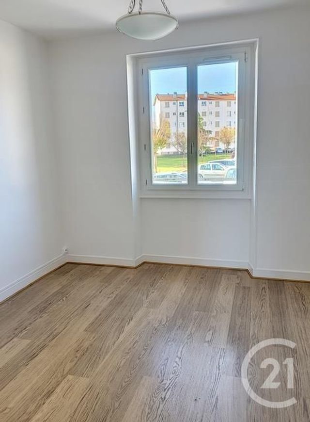 Appartement F3 à louer - 3 pièces - 64.76 m2 - CLERMONT FERRAND - 63 - AUVERGNE - Century 21 Stéphane Roume Immobilier