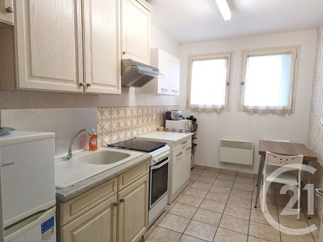 Appartement F3 bis à louer - 3 pièces - 76.59 m2 - CLERMONT FERRAND - 63 - AUVERGNE - Century 21 Stéphane Roume Immobilier