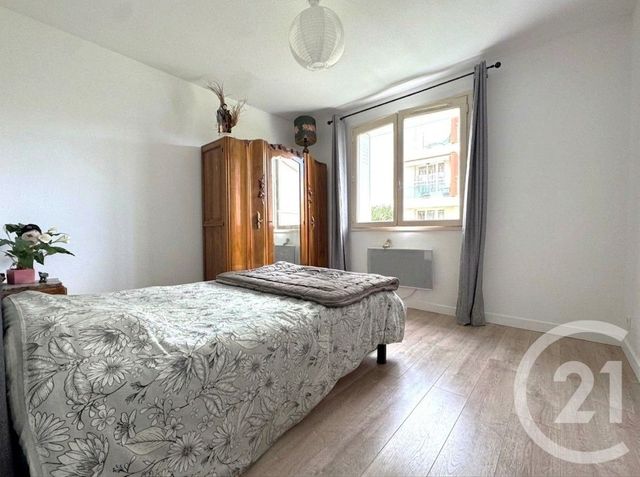 Appartement F3 bis à louer - 3 pièces - 76.59 m2 - CLERMONT FERRAND - 63 - AUVERGNE - Century 21 Stéphane Roume Immobilier