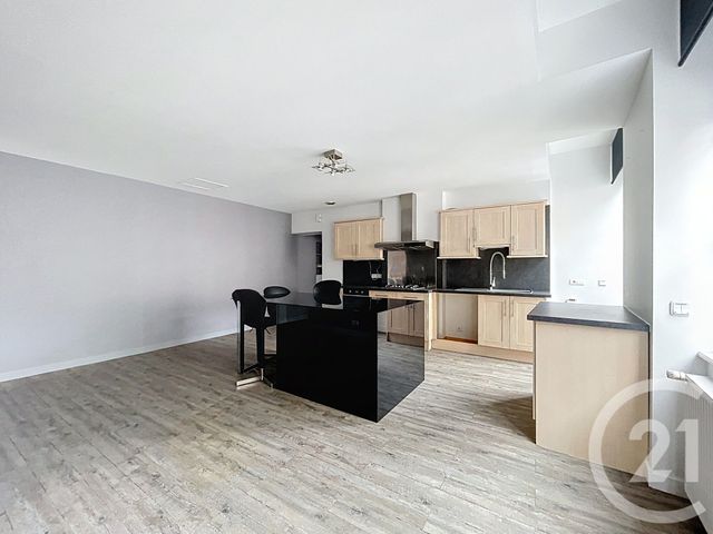 Appartement F3 à vendre - 3 pièces - 83.78 m2 - CLERMONT FERRAND - 63 - AUVERGNE - Century 21 Stéphane Roume Immobilier