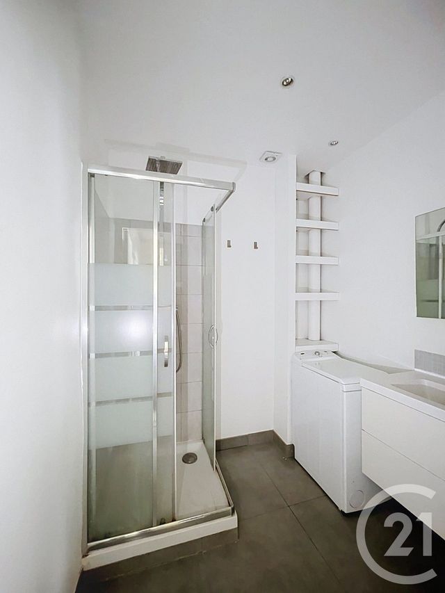 Appartement F3 à vendre - 3 pièces - 56.93 m2 - CLERMONT FERRAND - 63 - AUVERGNE - Century 21 Stéphane Roume Immobilier