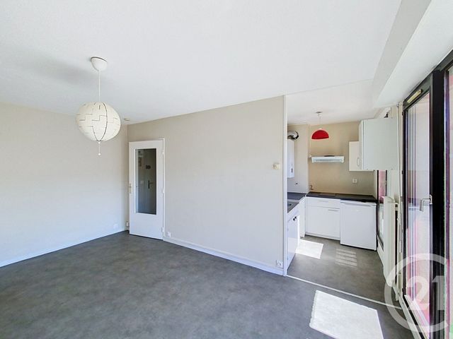 Appartement F1 à louer - 1 pièce - 28.23 m2 - CHAMALIERES - 63 - AUVERGNE - Century 21 Stéphane Roume Immobilier