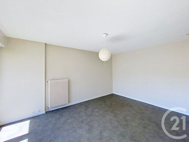 Appartement F1 à louer - 1 pièce - 28.23 m2 - CHAMALIERES - 63 - AUVERGNE - Century 21 Stéphane Roume Immobilier