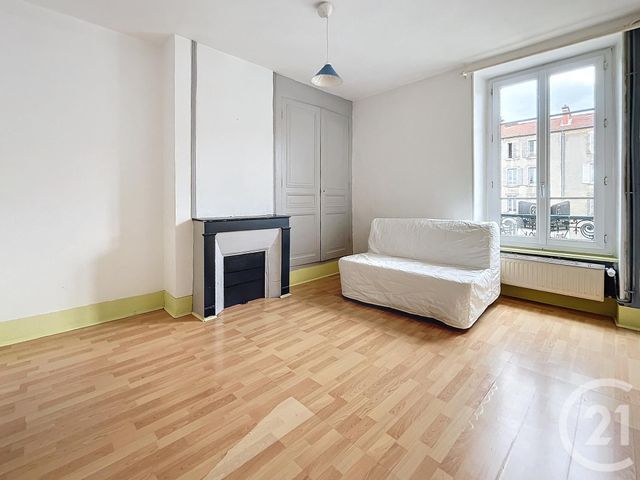 Appartement F1 à louer - 1 pièce - 32.7 m2 - CLERMONT FERRAND - 63 - AUVERGNE - Century 21 Stéphane Roume Immobilier
