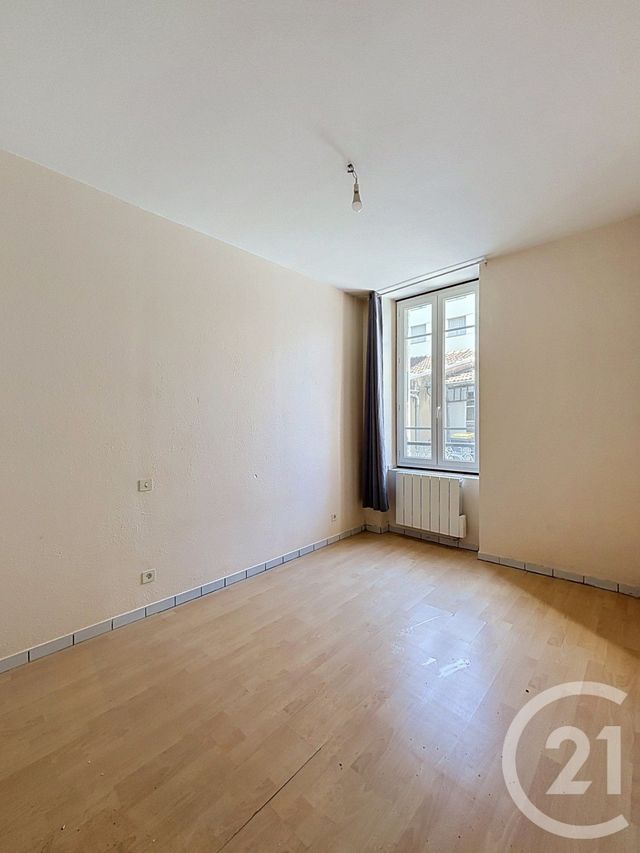Appartement F2 à vendre - 2 pièces - 33.0 m2 - CLERMONT FERRAND - 63 - AUVERGNE - Century 21 Stéphane Roume Immobilier