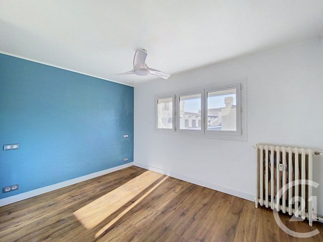 Appartement F3 à louer - 3 pièces - 82.45 m2 - CLERMONT FERRAND - 63 - AUVERGNE - Century 21 Stéphane Roume Immobilier
