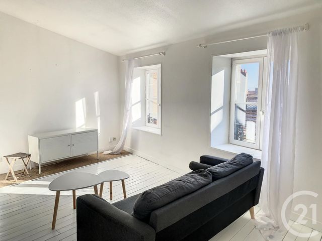 Appartement F2 à louer - 2 pièces - 50.03 m2 - CLERMONT FERRAND - 63 - AUVERGNE - Century 21 Stéphane Roume Immobilier
