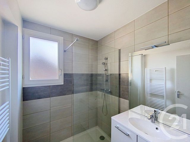 Appartement F3 à louer - 3 pièces - 55.68 m2 - CLERMONT FERRAND - 63 - AUVERGNE - Century 21 Stéphane Roume Immobilier
