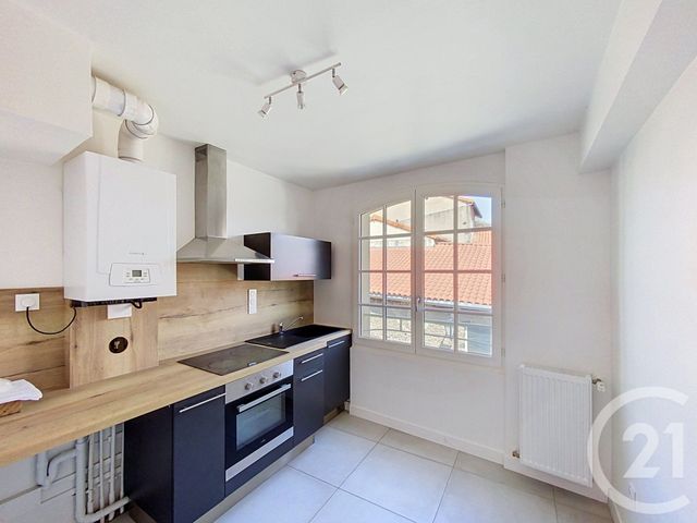 Appartement F3 à louer - 3 pièces - 55.68 m2 - CLERMONT FERRAND - 63 - AUVERGNE - Century 21 Stéphane Roume Immobilier