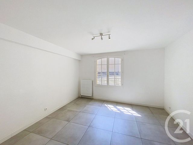 Appartement F3 à louer - 3 pièces - 56.94 m2 - CLERMONT FERRAND - 63 - AUVERGNE - Century 21 Stéphane Roume Immobilier