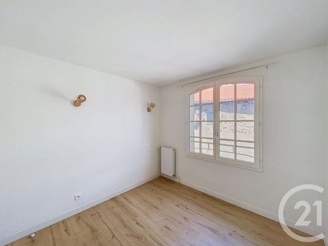 Appartement F3 à louer - 3 pièces - 56.94 m2 - CLERMONT FERRAND - 63 - AUVERGNE - Century 21 Stéphane Roume Immobilier