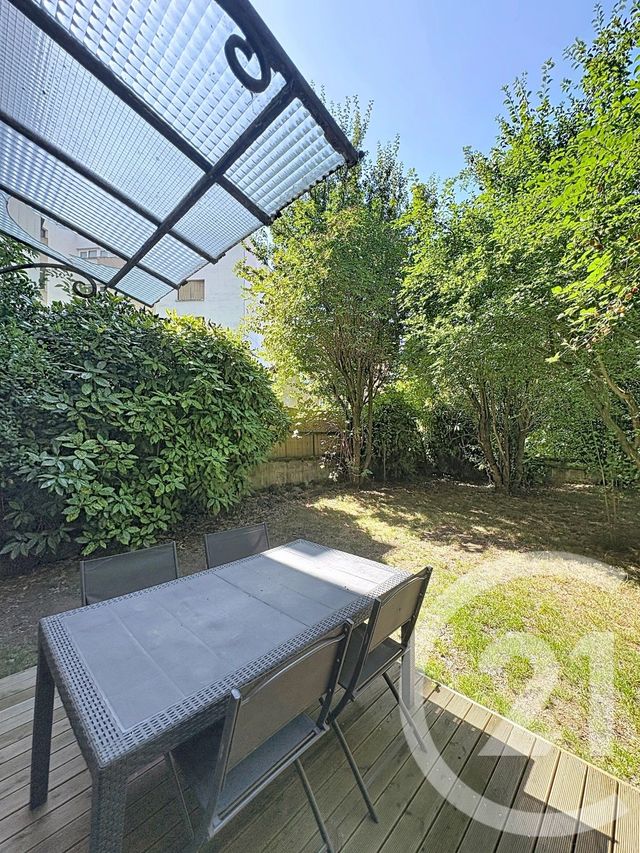 Appartement F1 bis à louer - 2 pièces - 30.19 m2 - CHAMALIERES - 63 - AUVERGNE - Century 21 Stéphane Roume Immobilier