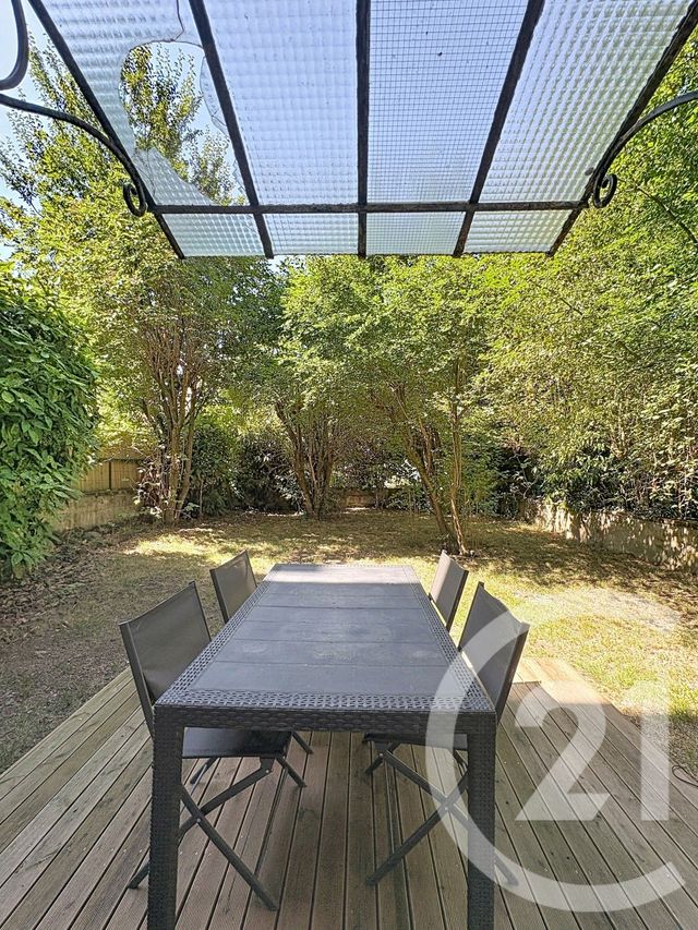 Appartement F1 bis à louer - 2 pièces - 30.19 m2 - CHAMALIERES - 63 - AUVERGNE - Century 21 Stéphane Roume Immobilier