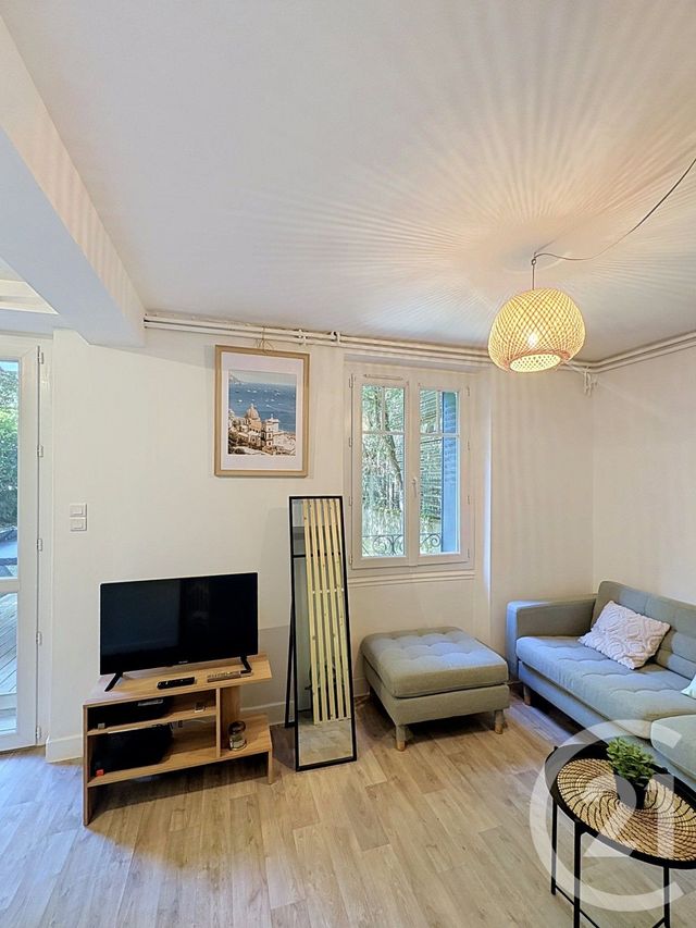 Appartement F1 bis à louer - 2 pièces - 30.19 m2 - CHAMALIERES - 63 - AUVERGNE - Century 21 Stéphane Roume Immobilier