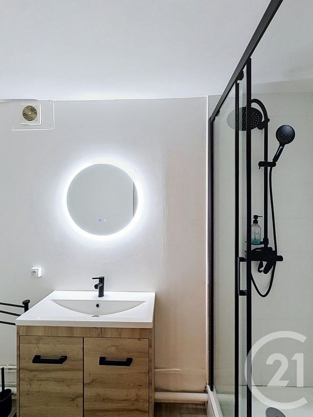 Appartement F1 bis à louer - 2 pièces - 30.19 m2 - CHAMALIERES - 63 - AUVERGNE - Century 21 Stéphane Roume Immobilier