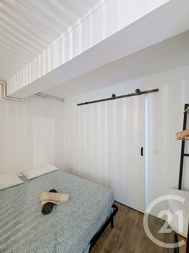 Appartement F1 bis à louer - 2 pièces - 30.19 m2 - CHAMALIERES - 63 - AUVERGNE - Century 21 Stéphane Roume Immobilier