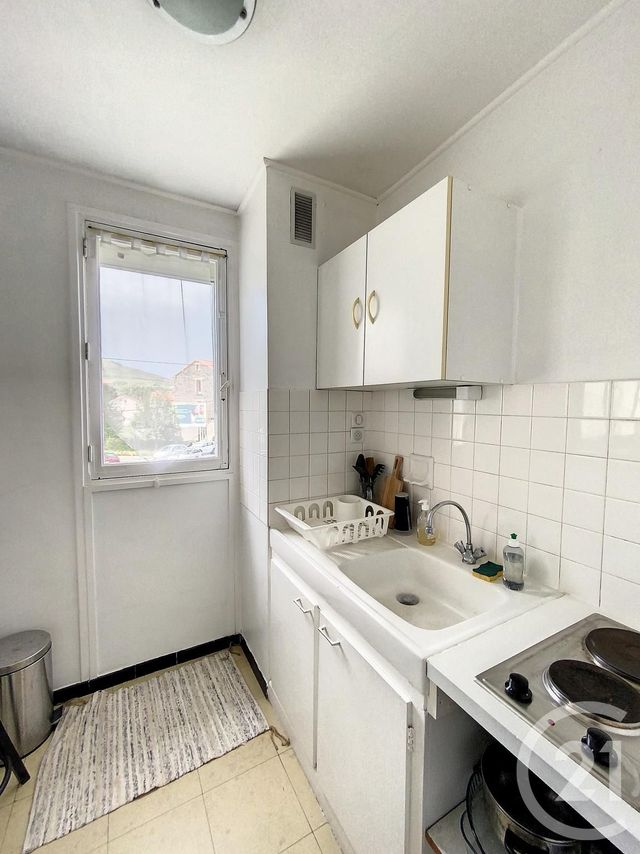 Appartement F1 à louer - 1 pièce - 24.54 m2 - CLERMONT FERRAND - 63 - AUVERGNE - Century 21 Stéphane Roume Immobilier